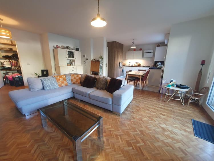 <span class='fw-semibold text-nowrap'>Appartement</span> - <span class='text-nowrap'>3 pièces</span> - <span class='text-nowrap'>77.69 m²</span> - <span class='text-nowrap'> <span class='fw-semibold'>1 350 €/mois CC</span></span> - <span class='text-nowrap'>À louer</span>