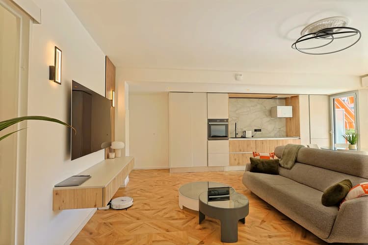 A Vendre - 2 Pièces 53m2 entièrement rénové