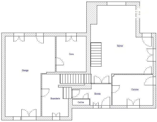 MAISON FAMILIALE AVEC PISCINE ET DÉPENDANCE – AMBÉRIEUX-EN-DOMBE
