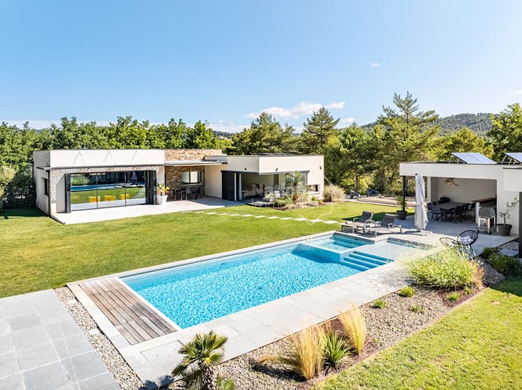 Magnifique Maison d'Architecte à Gréoux-les-Bains. Rare Opportunité !