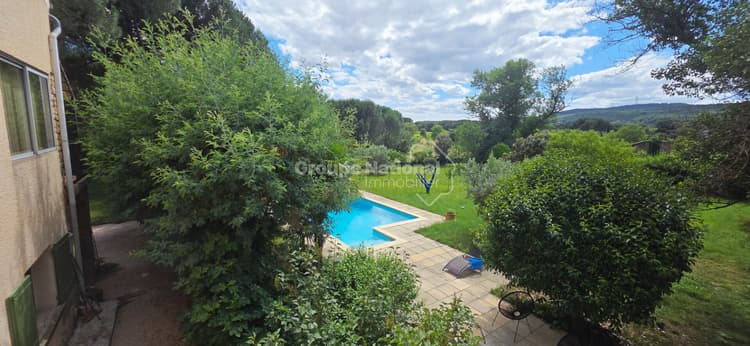 Maison de 247m² habitable piscine et terrain divisible