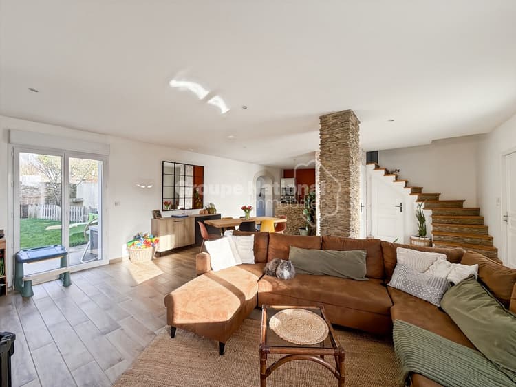 Maison familiale de caractère en impasse -140 m², 4 chambres, grand garage et jardin