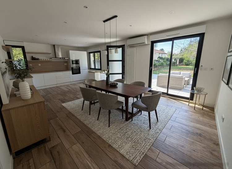 SAINT-GENIS-LAVAL -Maison de plain-pied rénovée - 126 m² - 4 chambres - Terrain 1 500 m²