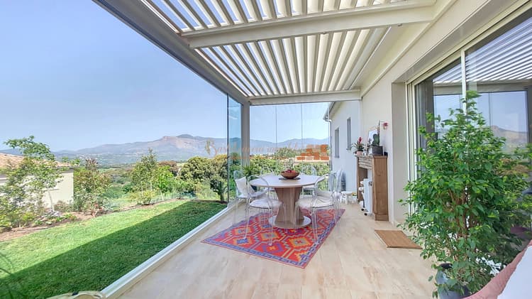 A vendre villa de plain pieds Bastelicaccia