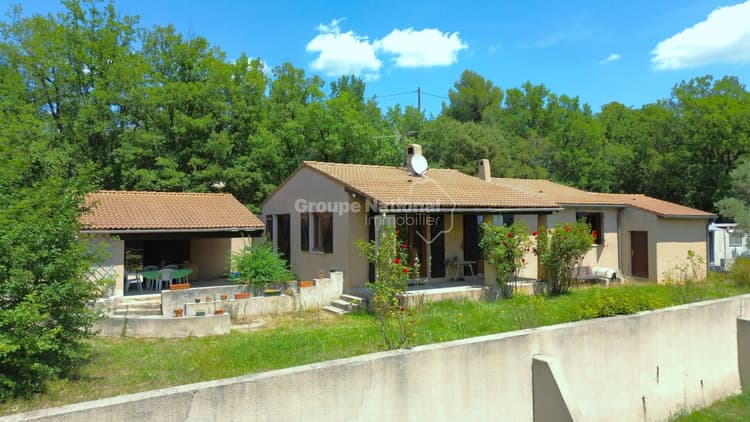 Maison à vendre à Régusse, Villa de Type 4 avec Vue Panoramique à Régusse
