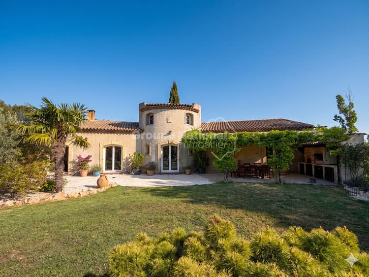 BOUC BEL AIR: Villa de type 4 de 155 m2 sur une parcelle de terrain de 8200 m2.