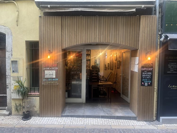 Rare dans le Vieil Antibes: restaurant avec extraction, rue Sade