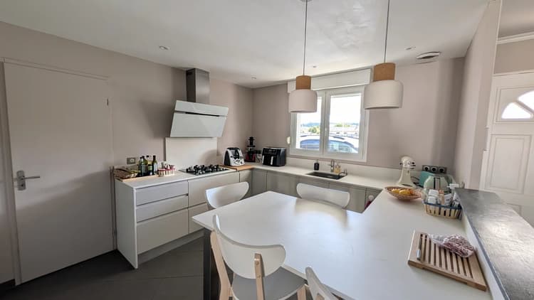 MURET - Maison familiale 7 pièces avec piscine au sel, beaux vol