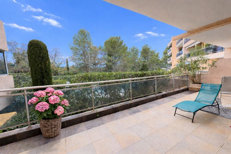 Appartement T2/3 terrasse et garage dans résidence prisée - Carnoux…