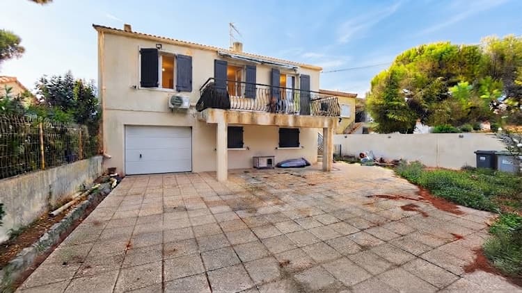 Marignane Maison 4 pièces de 101 m² avec terrain de 453 m² et garage