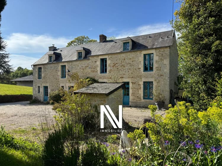 Ensemble immobilier sur 1.3 ha - 5 minutes de l'A84