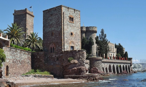 LA NAPOULE