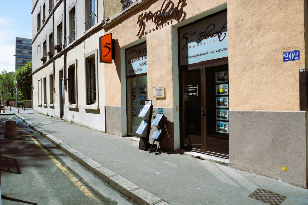 Équipe de 5ème ELEMENT IMMOBILIER