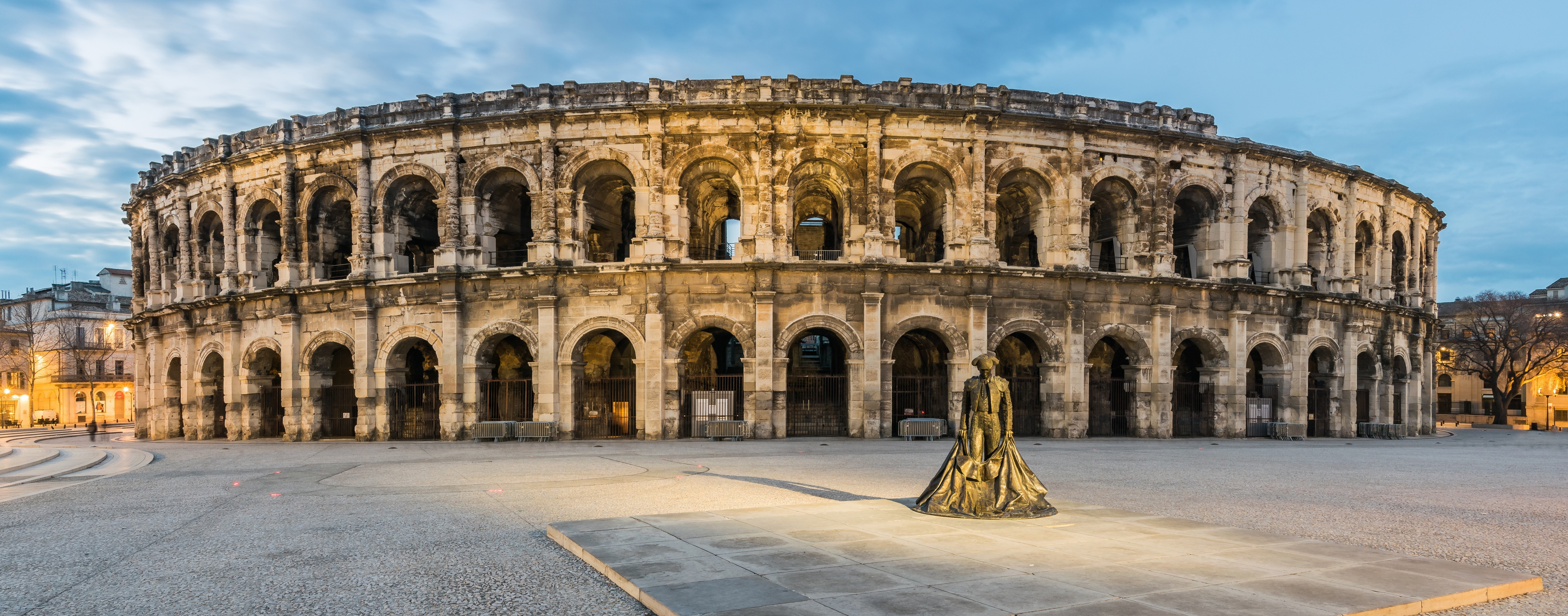 Nîmes