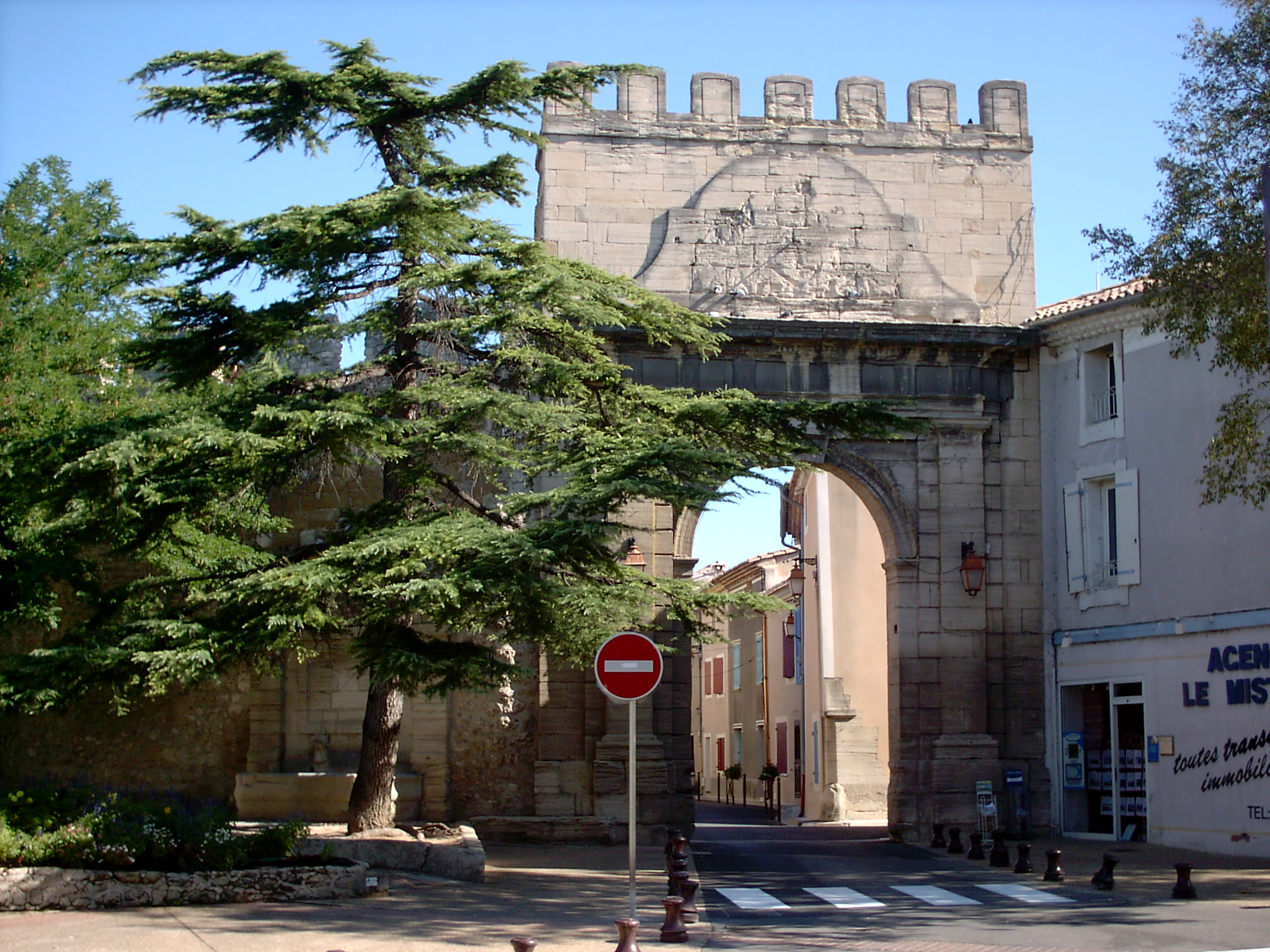 Vue de Monteux Vaucluse 84170 - commune id&eacute;ale pour investir dans l'immobilier en 2026